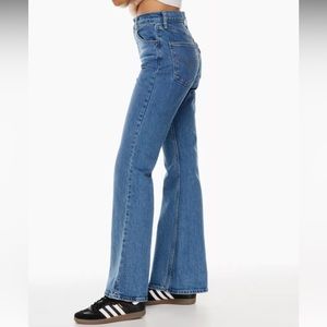 Levi’s ‘70s High Rise Flare Jeans in Somona Walks (from Aritzia)